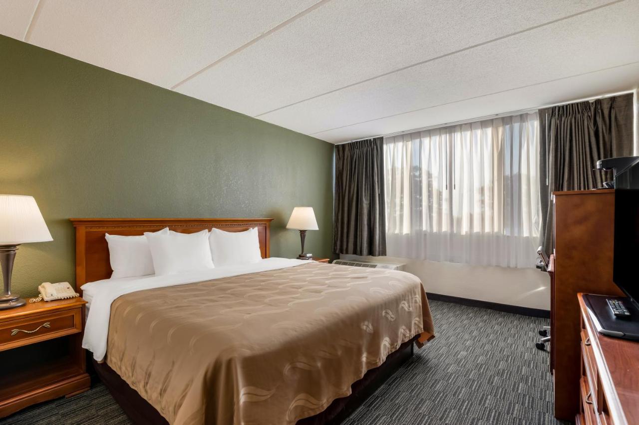 Quality Inn Joliet Exteriör bild